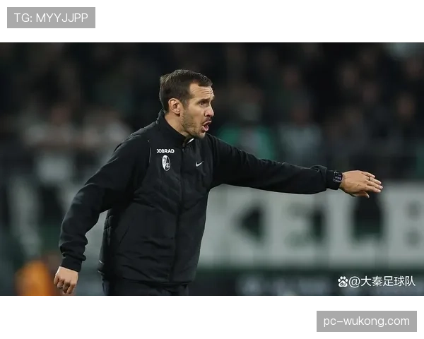 终场哨响，弗赖堡主帅舒斯特无奈摇头的保级压力